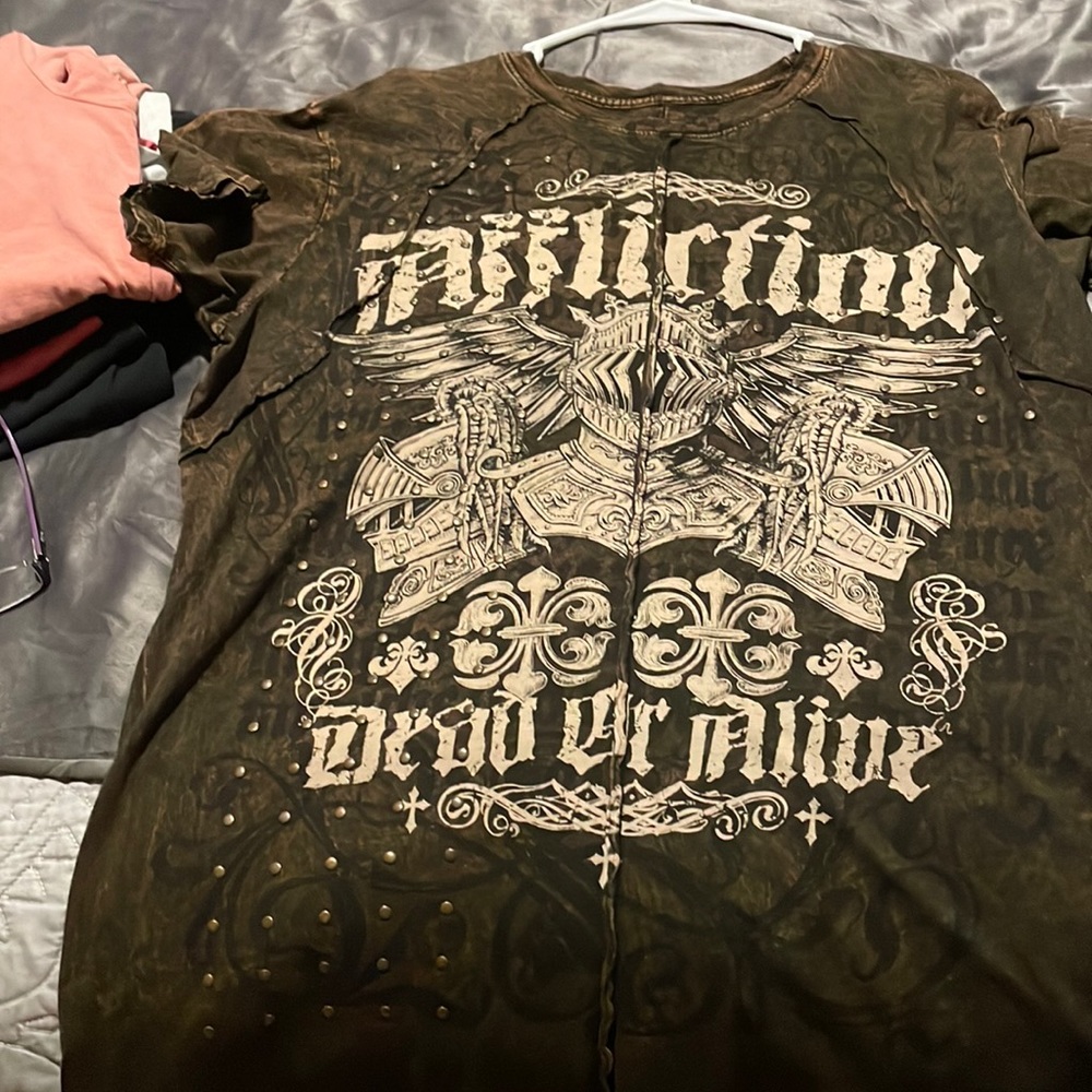 Affliction t shirt mens large too big for my hubby